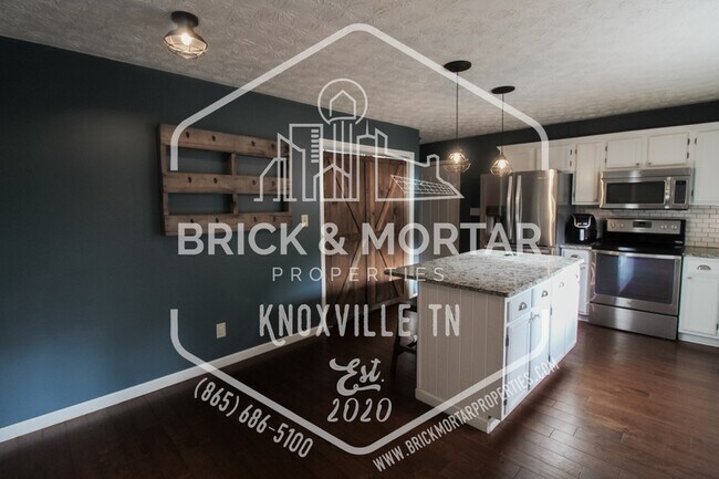 Building Photo - 808 Pioneer Dr