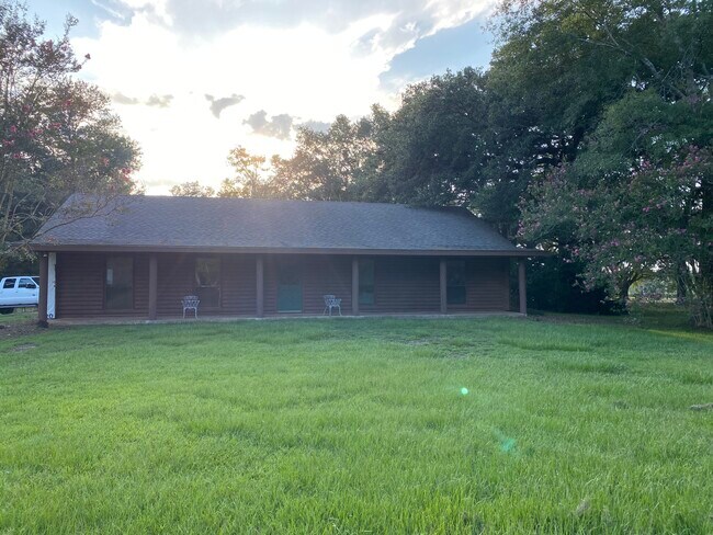 Primary Photo - 79455 LA-1082