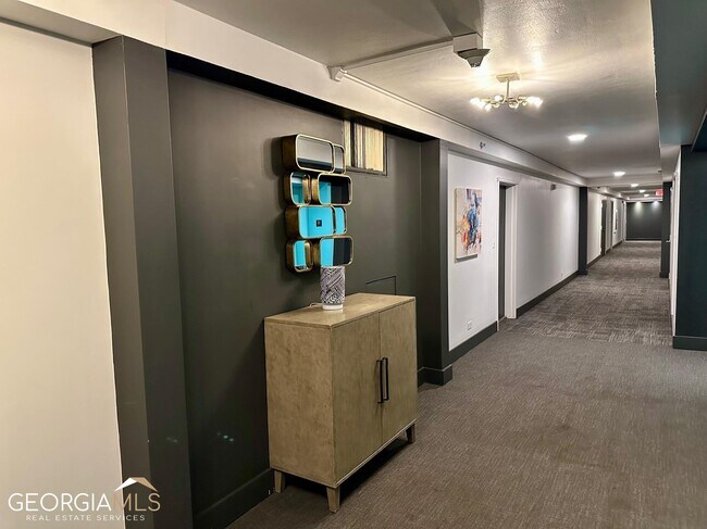 Building Photo - 620 Peachtree St NE