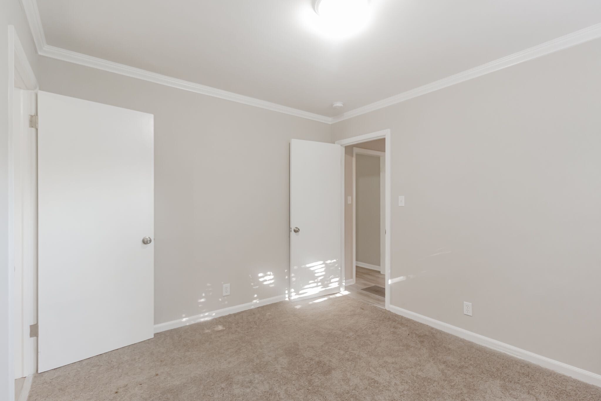 Building Photo - 609 Marguerite Dr NW