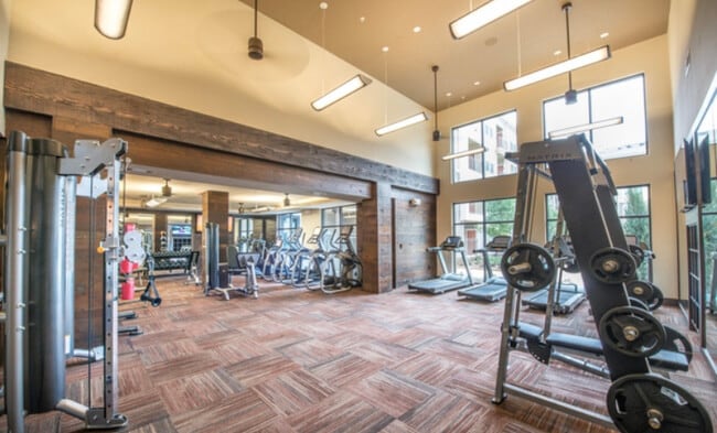 Building Photo - 401 Foch St