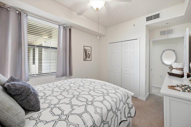 Building Photo - 16804 Vardon Ter