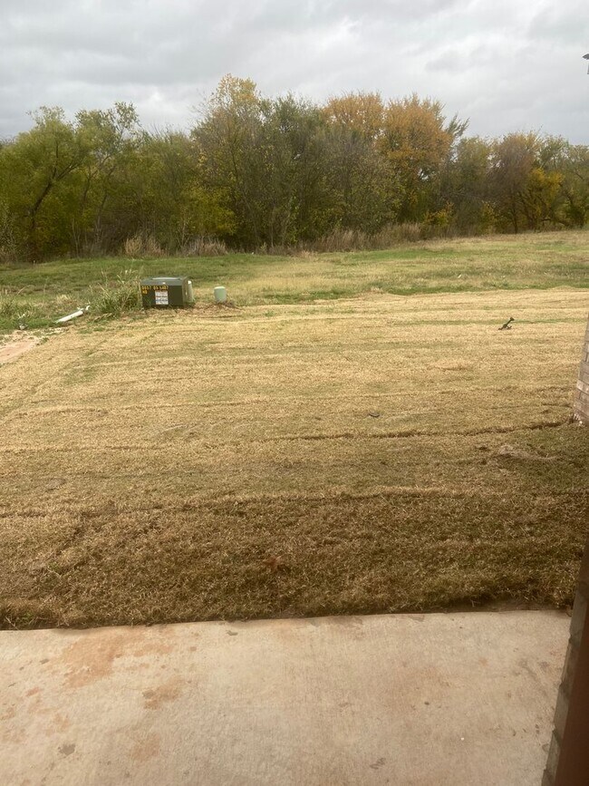 Building Photo - Pre-Leasing Available — Spacious 3-Bedroom, 2-Bath Home in Shadow Valley