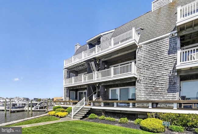Building Photo - 1401 Harbour Cove