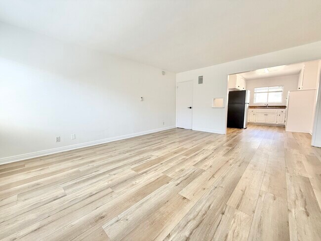 Primary Photo - 1541 N Formosa Ave