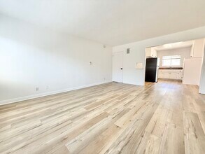 Building Photo - 1541 N Formosa Ave