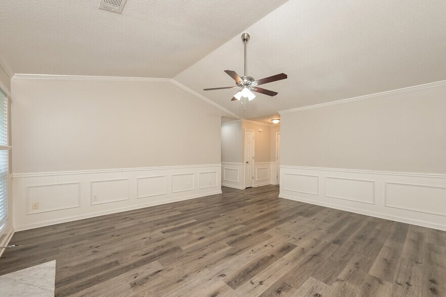 Building Photo - 422 Shoal Cir
