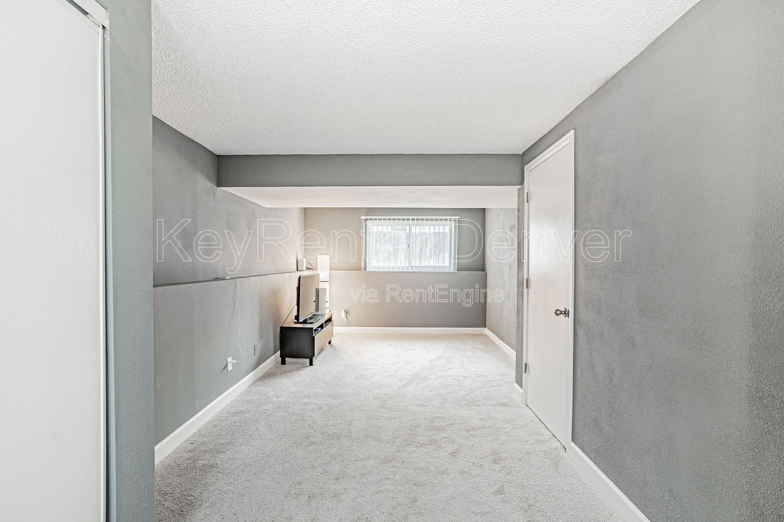 Building Photo - 18747 E Carmel Cir