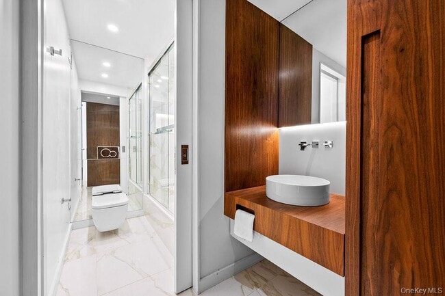 Building Photo - 322 W 57th St