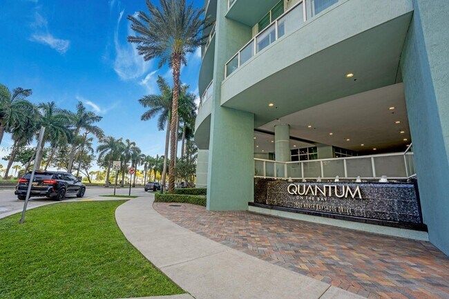 Building Photo - 1900 N Bayshore Dr