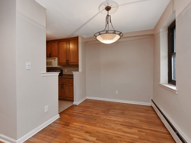 Dining Area - 5 Schenck Ave