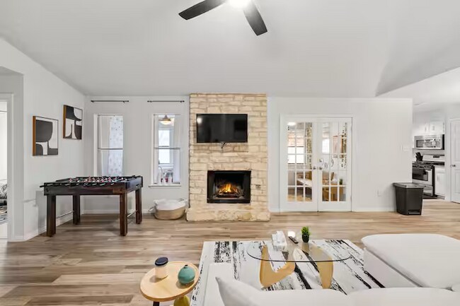 Building Photo - Meadowheath Drive