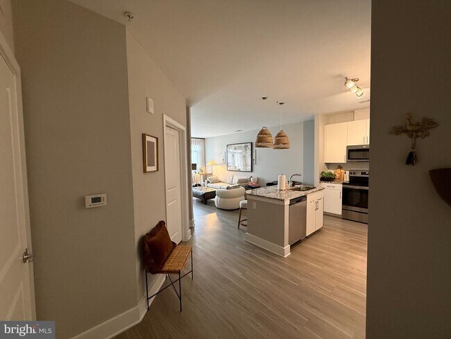 Building Photo - 15250 Siesta Ky Way