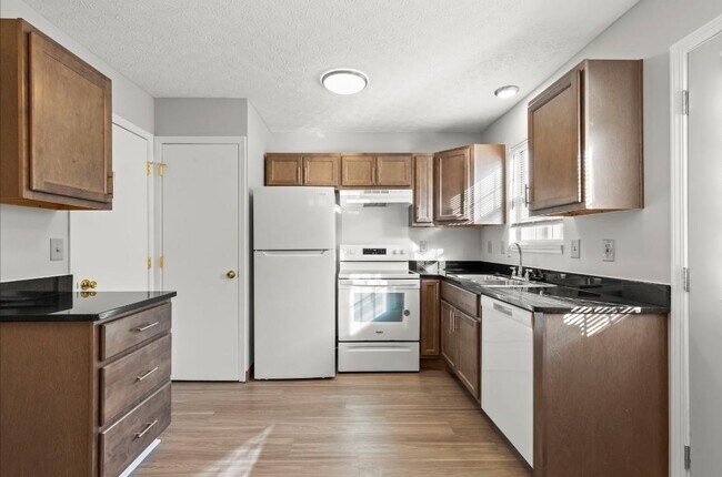 Building Photo - 2447 Brady Commons Dr