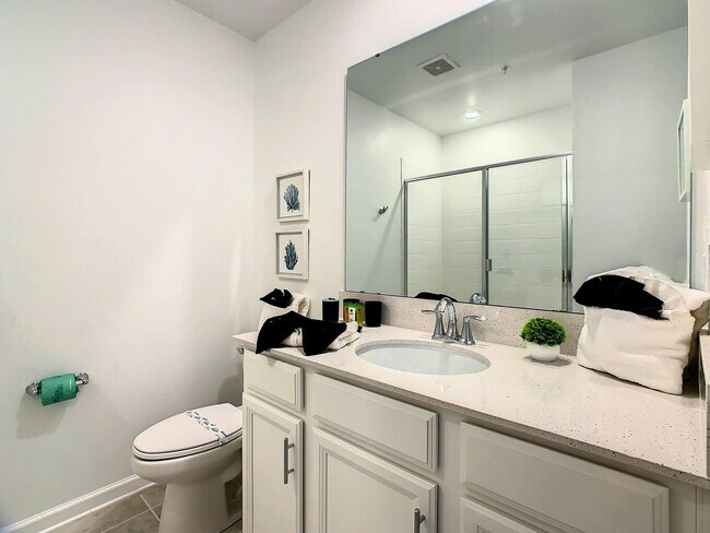 Building Photo - 955 Splash Shot Pl