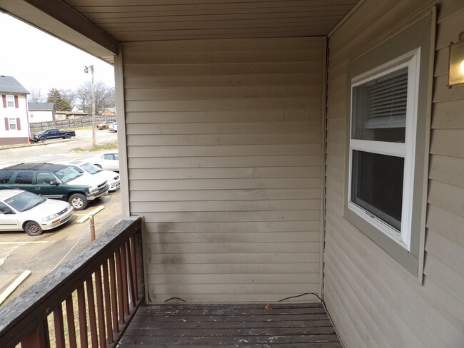 Building Photo - 35 Ashwood Ct