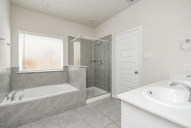 Building Photo - 21502 Carbone Ln