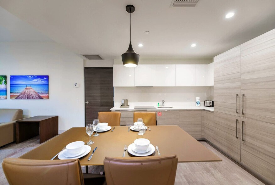 Building Photo - 777 N Ocean Dr