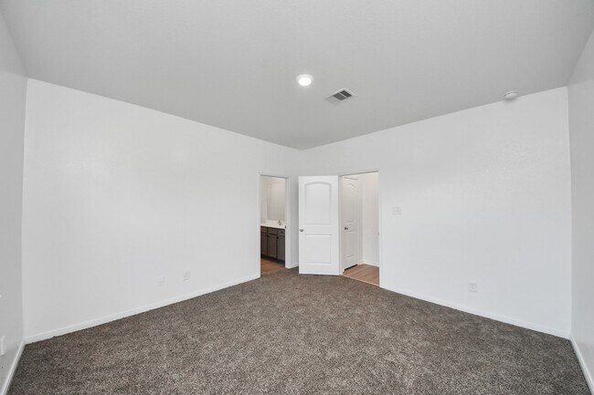 Building Photo - 25469 Black Spruce Dr