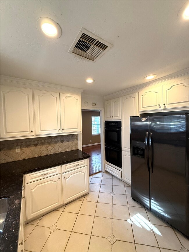 Building Photo - 5811 McKnight St