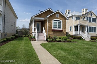 Building Photo - 56 Waterman Ave