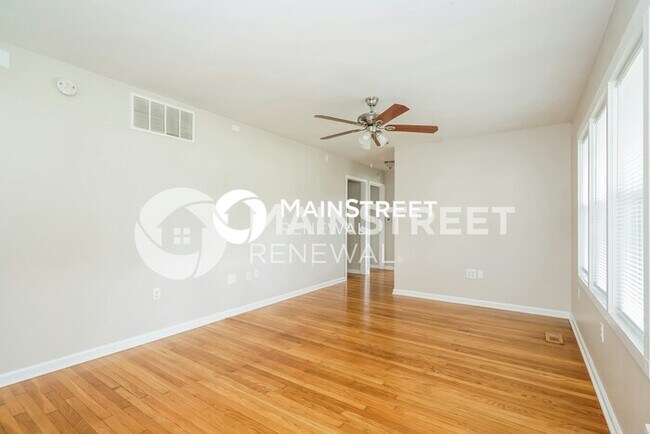Building Photo - 3 Bedroom Pet-Friendly Home in GREENWOOD, ...