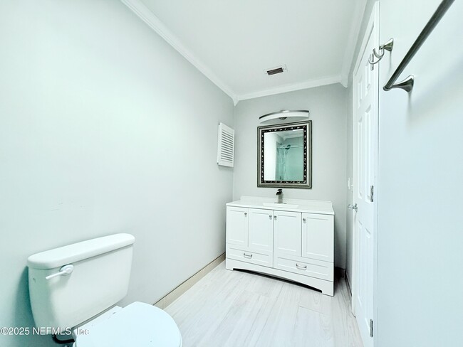Building Photo - 10373 Windfern Ct N
