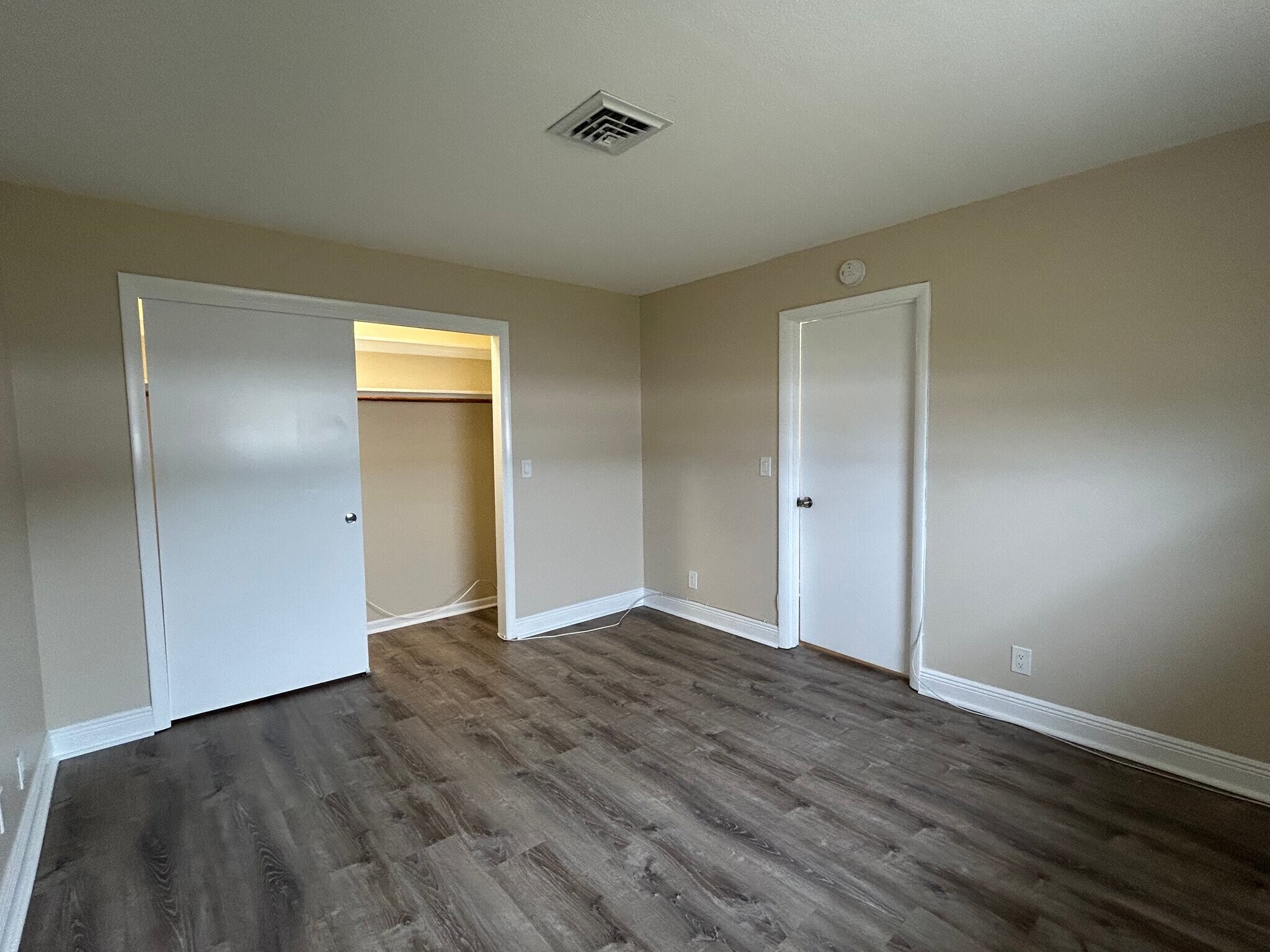 Building Photo - 1611 Green Ln