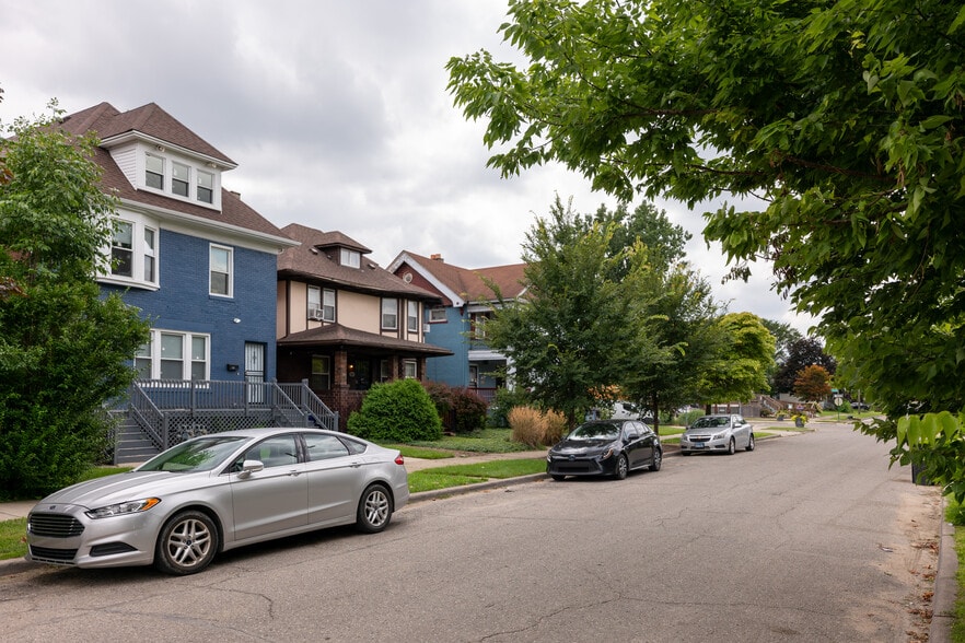 Building Photo - 718 Hazelwood St