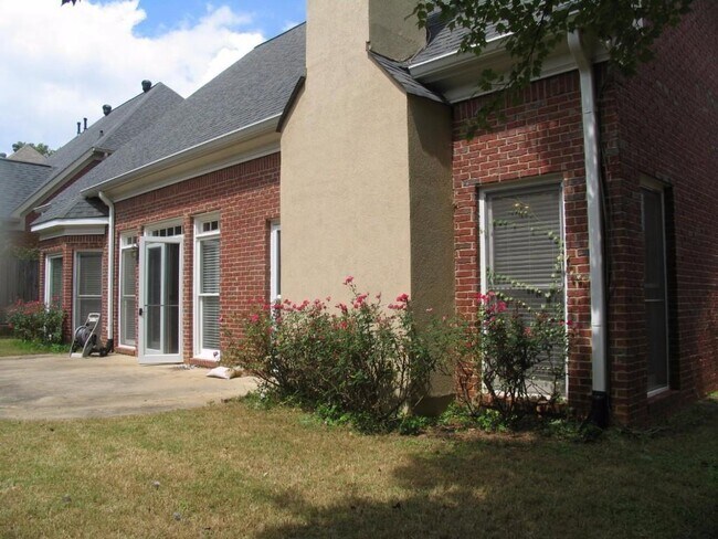 Building Photo - 4764 Sologne Ct