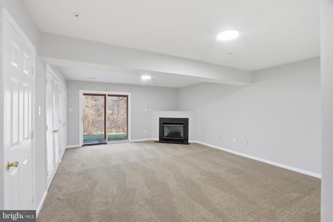 Building Photo - 6174 Silver Arrows Way