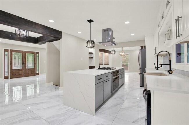 Building Photo - 3270 Brookview Dr