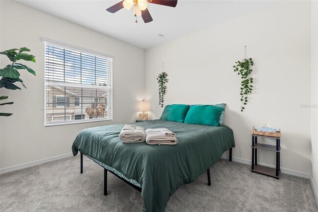 Building Photo - 10425 Red Carpet Ct