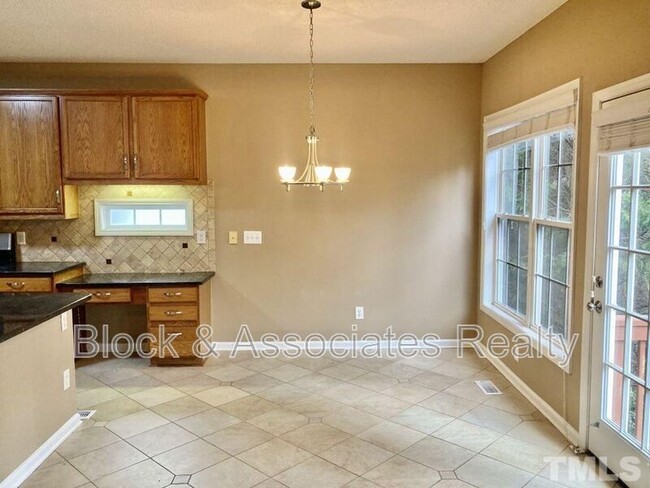 Building Photo - 9012 Blakehurst Dr