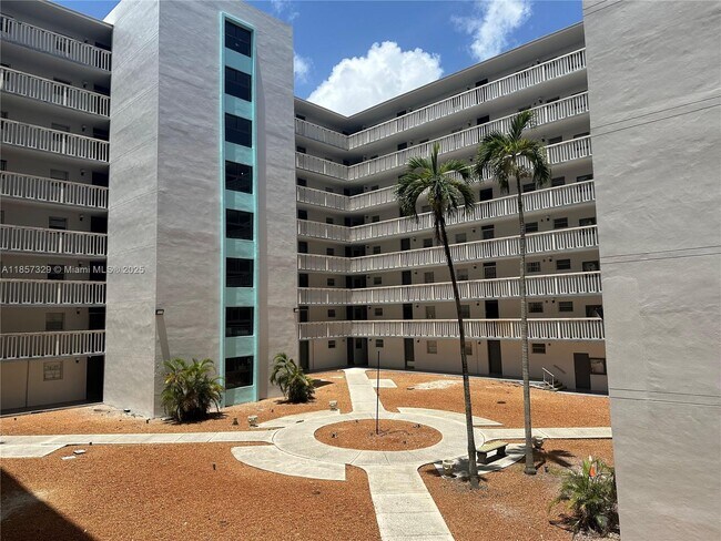 Building Photo - 15600 NW 7th Ave
