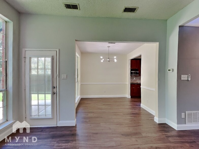Building Photo - 2616 Belmont Ct