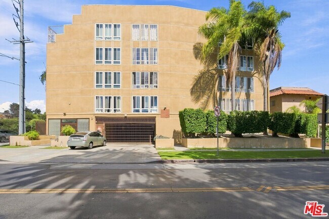 Building Photo - 3600 Bagley Ave