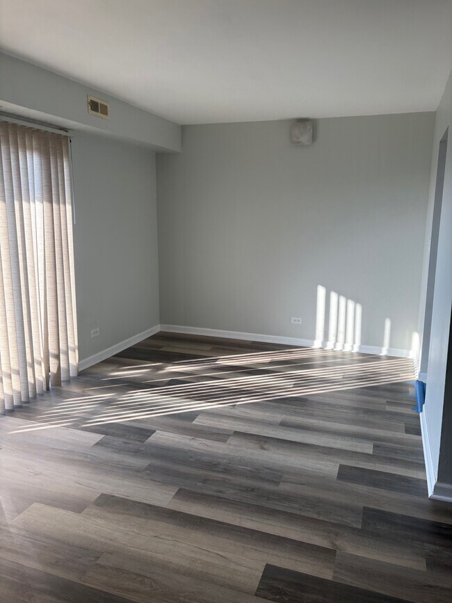 Building Photo - 1460 Fairlane Dr