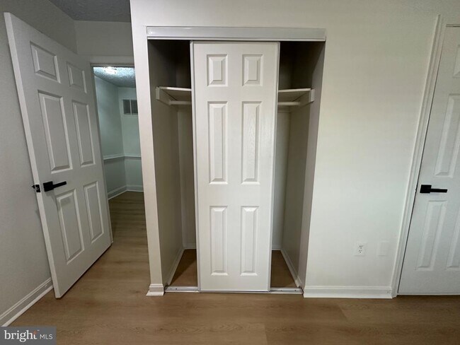 Building Photo - 8282 White Pine Dr