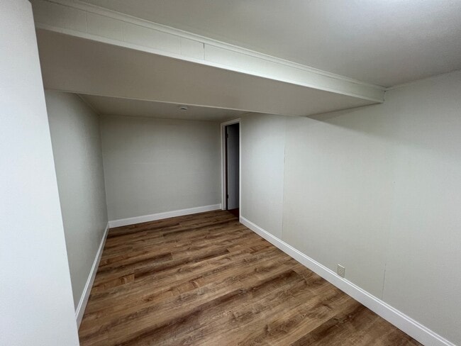 Building Photo - Rattlesnake Home