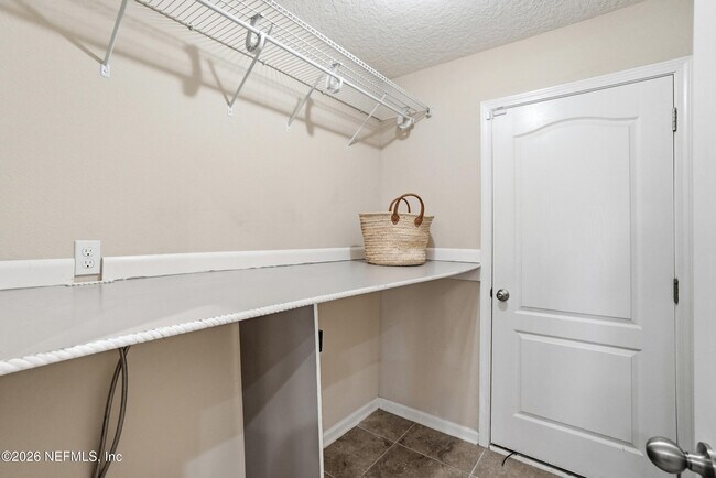 Building Photo - 4269 Victoria Lakes Dr W