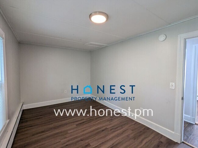 Building Photo - 110 Silver St