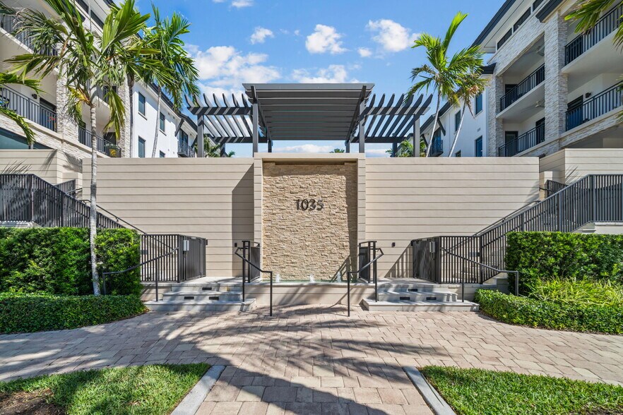 Building Photo - 1035 3rd Ave S