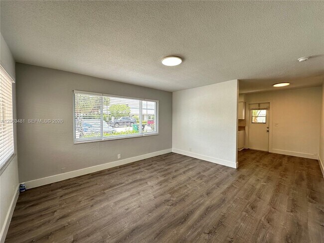 Building Photo - 3720 NE 22nd Ave