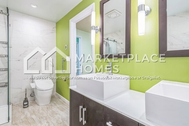 Building Photo - 9425 195th Ave NE