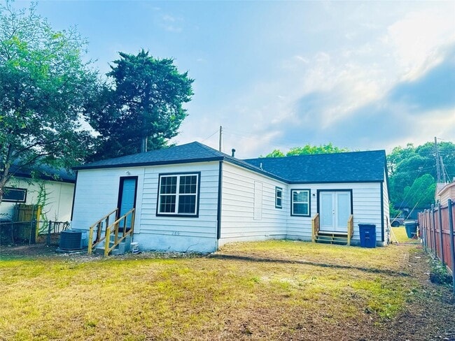 Building Photo - 1264 Cedar Haven Ave