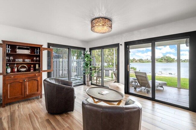 Building Photo - 1742 Harborside Cir