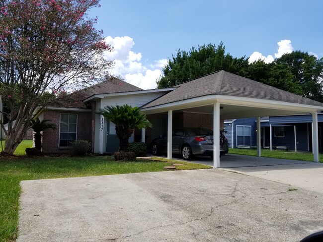 Building Photo - 1317 Harwich Dr