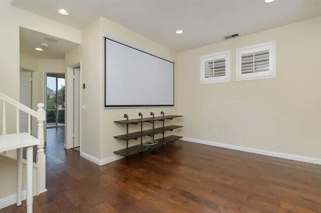 Building Photo - RANCHO BERNARDO / VISTA DEL LARGO - Nice 3...