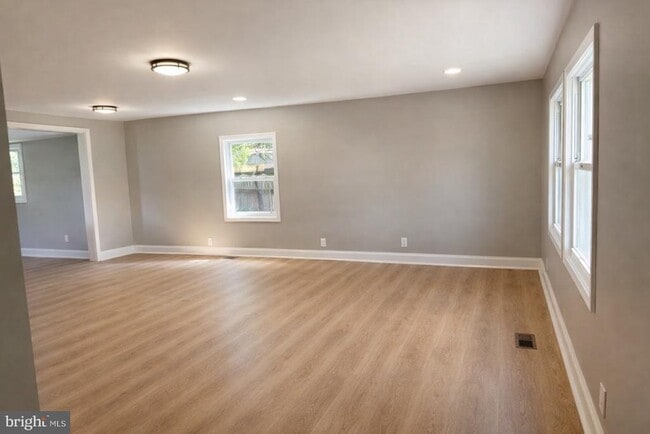 Building Photo - 87 Becks Ln